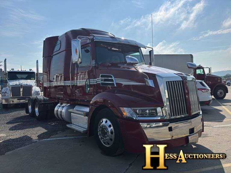 2020  WESTERN STAR  5700XE  T/A SLEEPER