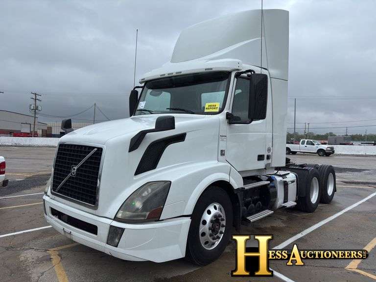 2016  VOLVO  VNL  T/A DAYCAB