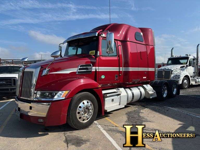 2020  WESTERN STAR  5700XE  T/A SLEEPER