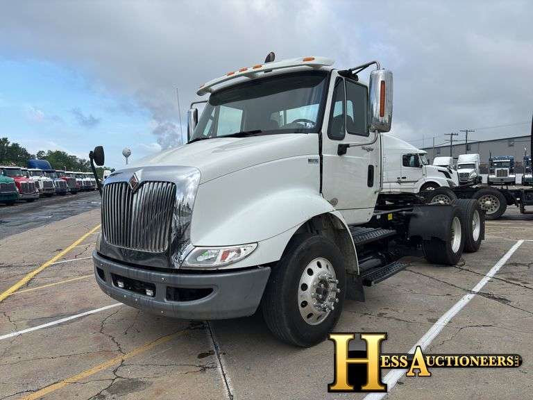 2013  INTERNATIONAL  T/A DAYCAB