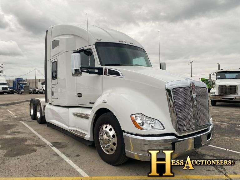 2019  KENWORTH  T680  T/A SLEEPER