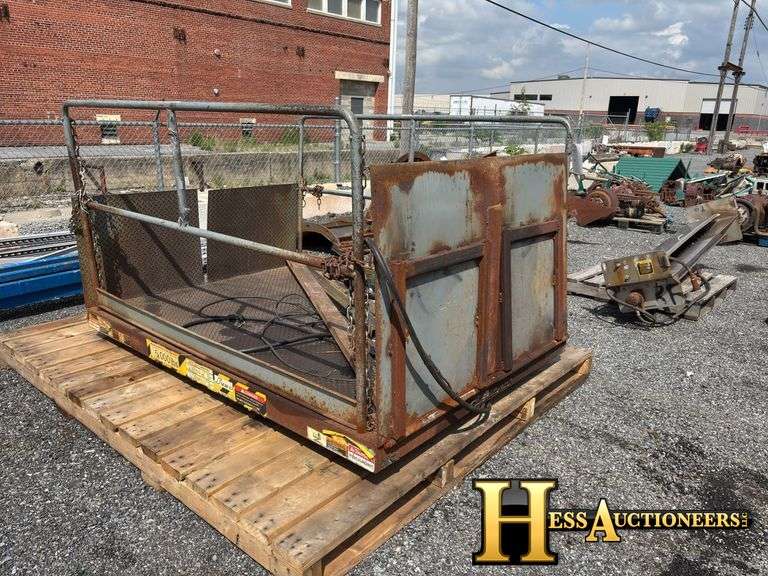 SERCO  DOCK LEVELER