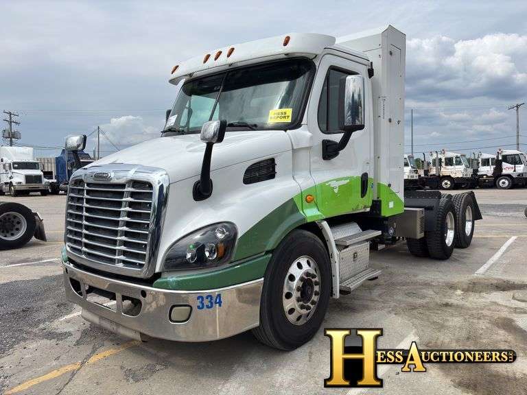 2016  FREIGHTLINER  CASCADIA  T/A DAYCAB
