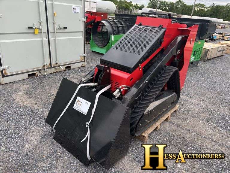 MINI COMPACT TRACK LOADER