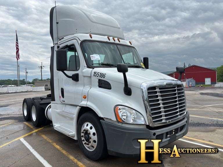 2016  FREIGHTLINER  CASCADIA  T/A DAYCAB