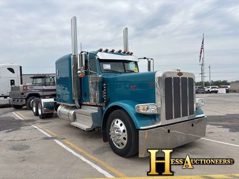 2020  PETERBILT  389  T/A SLEEPER