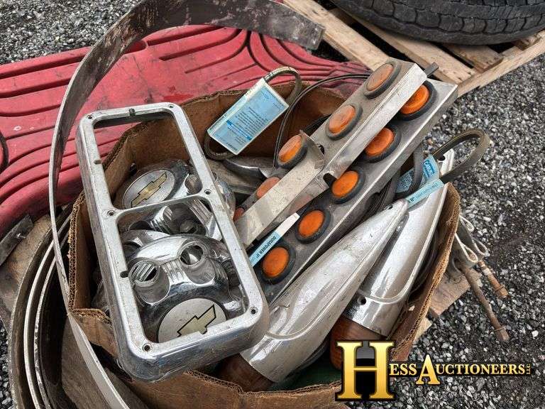 TRUCK PARTS AND TOOLS LIGHTS AND BRACKET  TRUCK PARTS