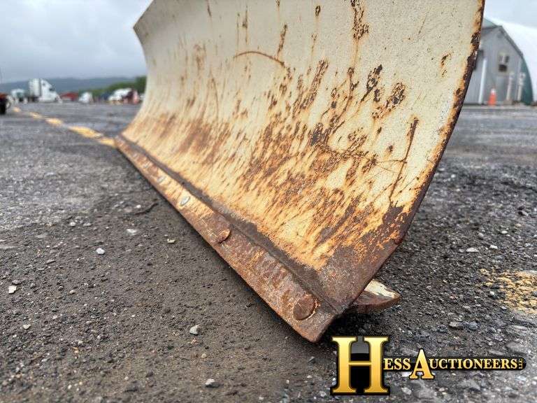 TRACTOR BLADE ATTACHMENT