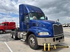 2015  MACK  CXU613  T/A DAYCAB