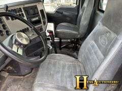 2009  MACK  CXU613  T/A DAYCAB