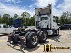 2017  VOLVO  VNL  T/A DAYCAB