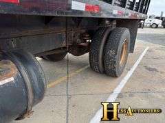 2007  UD  STAKE BODY TRUCK