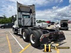 2017  VOLVO  VNL  T/A DAYCAB