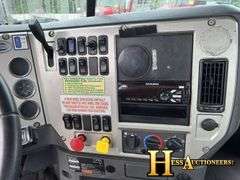 2016  MACK  CXU613  T/A DAYCAB
