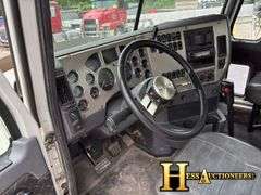2009  MACK  CXU613  T/A DAYCAB