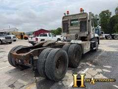 2009  MACK  CXU613  T/A DAYCAB