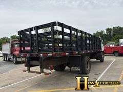 2007  UD  STAKE BODY TRUCK
