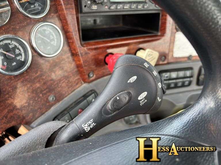 2013  FREIGHTLINER  CASCADIA  T/A DAYCAB
