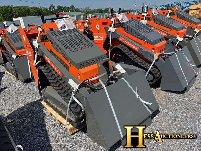 HURRICANE   HRC700  MINI COMPACT TRACK LOADER