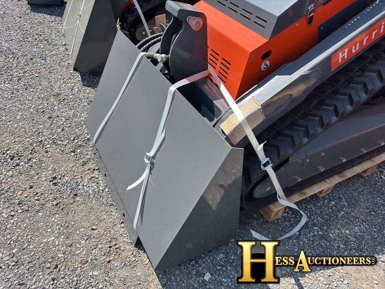 HURRICANE   HRC700  MINI COMPACT TRACK LOADER