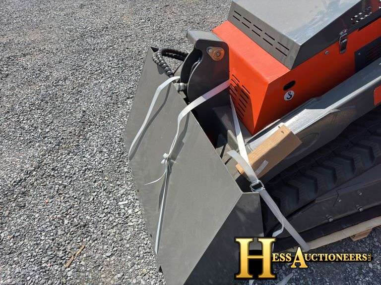 HURRICANE   HRC700  MINI COMPACT TRACK LOADER