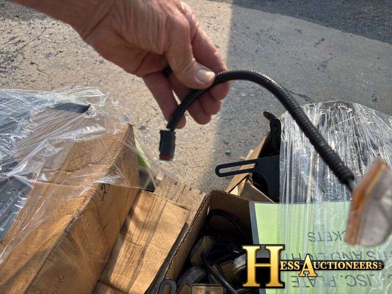 LIGHTS AND BRACKET   TRUCK PARTS