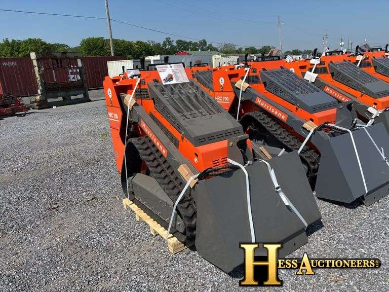 HURRICANE   HRC700  MINI COMPACT TRACK LOADER