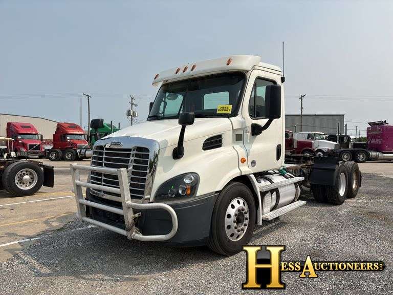 2016  FREIGHTLINER  CASCADIA  T/A DAYCAB