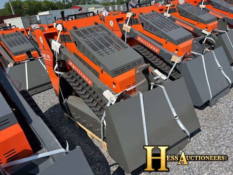 HURRICANE   HRC700  MINI COMPACT TRACK LOADER