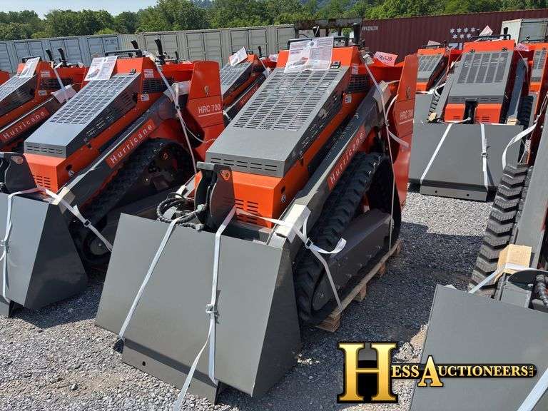 HURRICANE   HRC700  MINI COMPACT TRACK LOADER