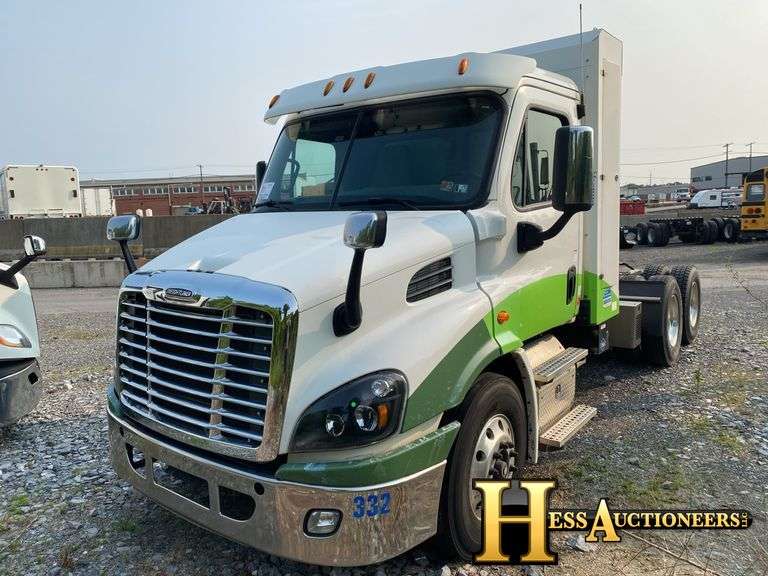 2016  FREIGHTLINER  CASCADIA  T/A DAYCAB, NON-RUNNER