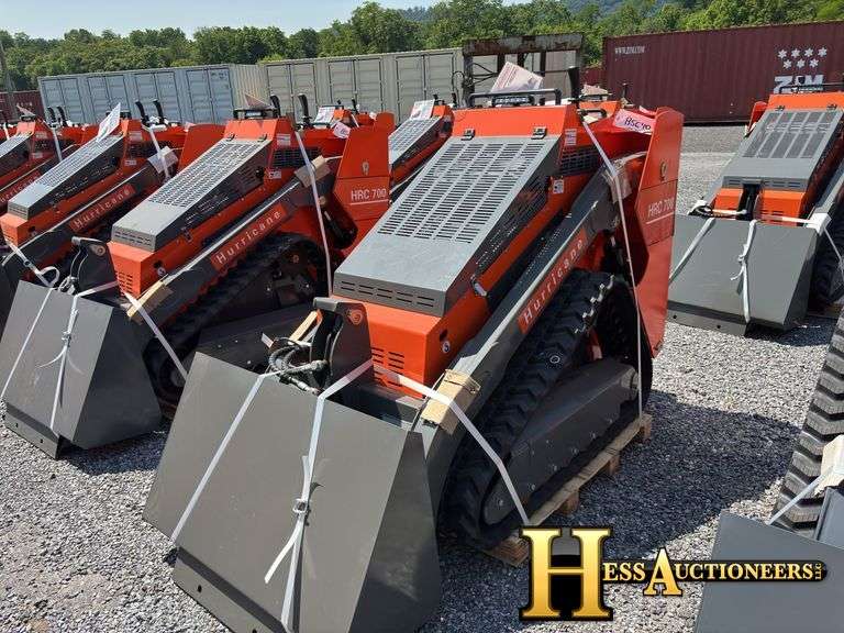HURRICANE   HRC700  MINI COMPACT TRACK LOADER