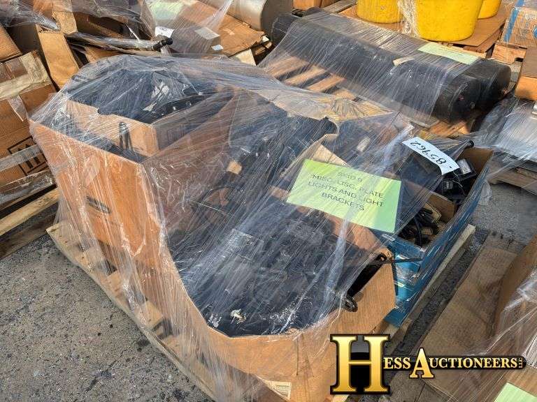 LIGHTS AND BRACKET   TRUCK PARTS