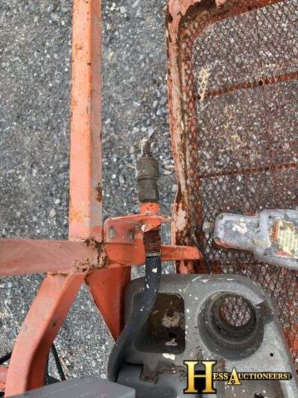 JLG  800A  MANLIFT