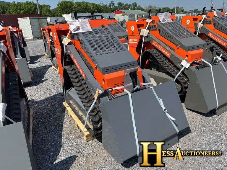HURRICANE   HRC700  MINI COMPACT TRACK LOADER