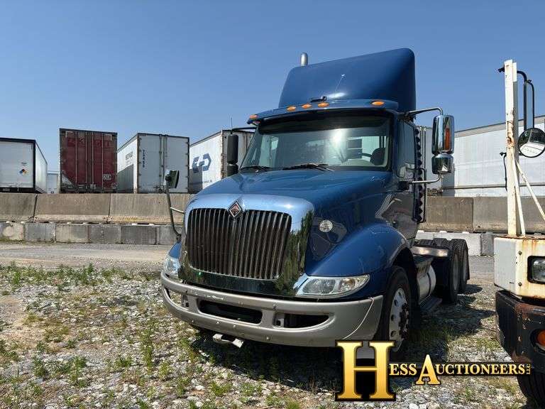 2010  INTERNATIONAL  8600  T/A DAYCAB, NON-RUNNER