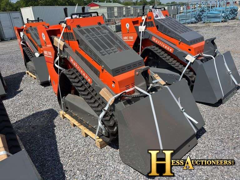 HURRICANE   HRC700  MINI COMPACT TRACK LOADER