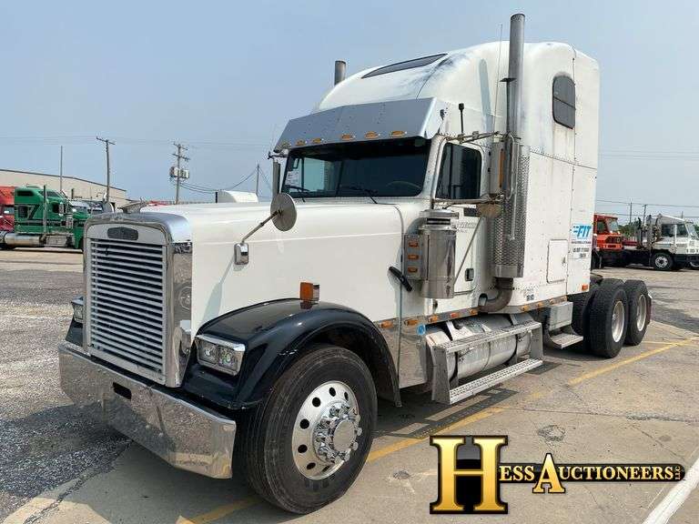 2000  FREIGHTLINER  FLD132  T/A SLEEPER