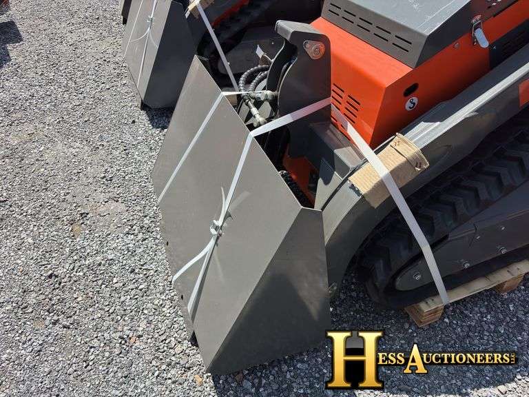 HURRICANE   HRC700  MINI COMPACT TRACK LOADER