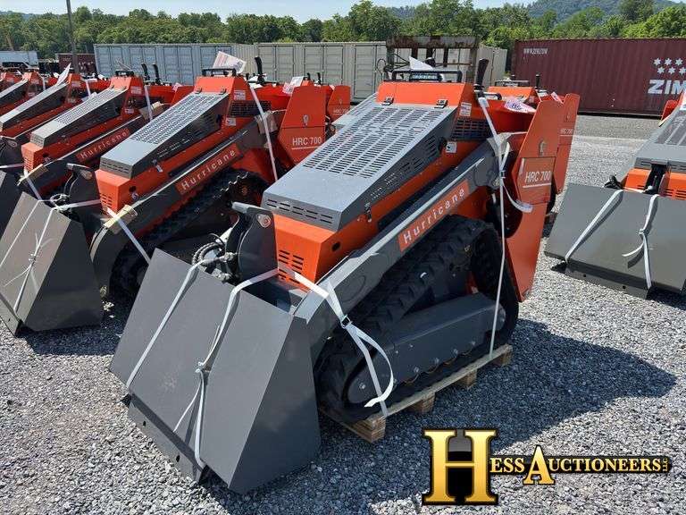 HURRICANE   HRC700  MINI COMPACT TRACK LOADER