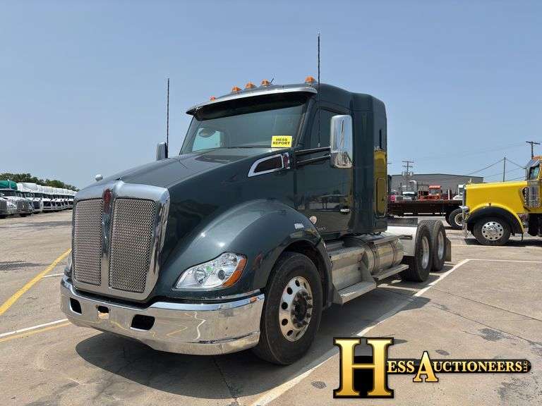 2020  KENWORTH  T680  T/A SLEEPER