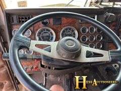 2001  KENWORTH  T800  TRI AXLE DUMP TRUCK