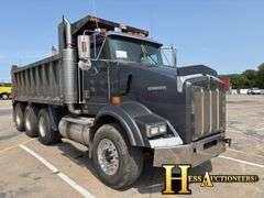 2001  KENWORTH  T800  TRI AXLE DUMP TRUCK