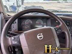 2014  VOLVO  VNL  T/A DAYCAB