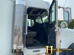 2000  FREIGHTLINER  FLD132  T/A SLEEPER
