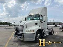 2013  MACK  CXU612  S/A DAYCAB
