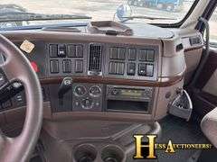 2014  VOLVO  VNL  T/A DAYCAB