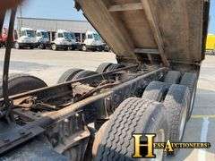 2001  KENWORTH  T800  TRI AXLE DUMP TRUCK