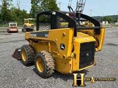 2012  JOHN DEERE  325  SKID LOADER