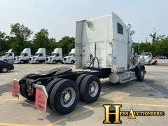 2000  FREIGHTLINER  FLD132  T/A SLEEPER